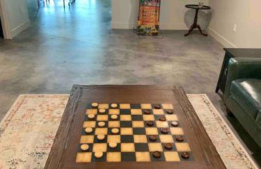 6BR Lakefront Private Dock & Bonfire Sleeps 12 - Foto 53