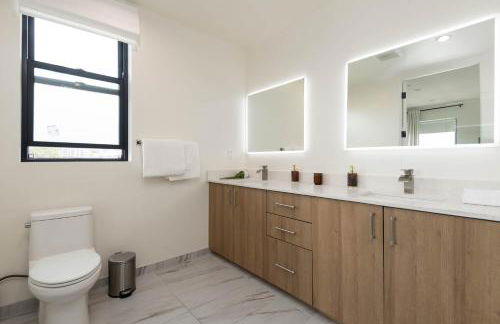 Stylish Apartments in Glendale with Free Parking - Foto 69