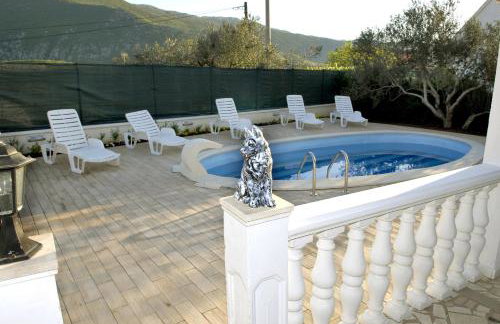 Family friendly house with a swimming pool Kostanje, Omis - 14176 - Photo 11