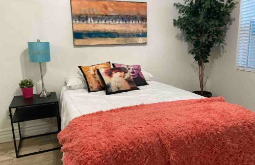 Studio City Chic Large Contemporary Condo - Foto 15