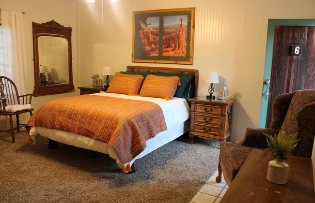 The Bonnie Inn Unit 6 - Photo 4