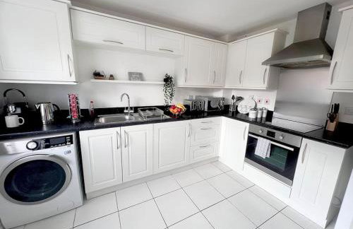 Modern 3 BR House for Contractors - Foto 19