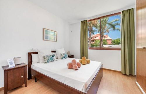 Villa Serena Marbella - Luxury villa with pool & sea views - Photo 32