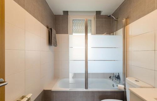 Luminoso apartamento con terraza - Photo 17