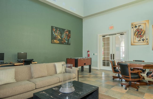 10 miles to Disney World, 2 pools, fitness room, WiFi, balcony, washer, dryer, kitchen - Foto 21