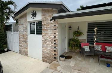 Miramar's Studio - Photo 1