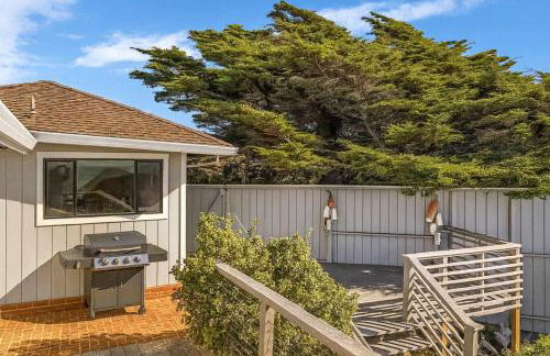 Seaside Elegance Oceanfront Escape with 3 Suites - Foto 28