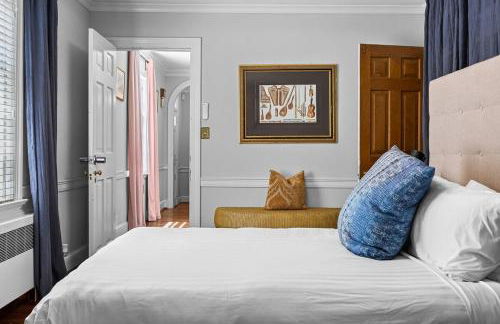 7BR Historic Estate Private Yard Near DC and Old Town - Vassar - Foto 47