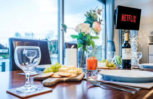 RIVER RETREAT- near Holloway U, Thorpe Park and Heathrow airport - Foto 8