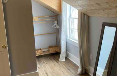 Farmhouse with game room, fire pit and creek - Foto 24