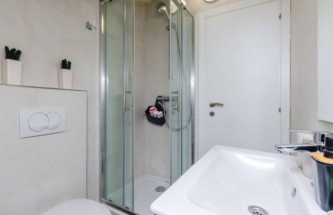 Apartments Life - Photo 22