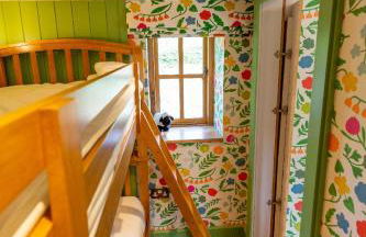 Idyllic countryside cabin with stream and lake - Foto 14