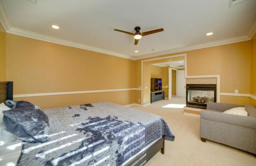 Resort-Style Oasis Expansive Riverside Mansion - Foto 23