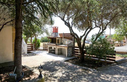 Village House - Photo 13