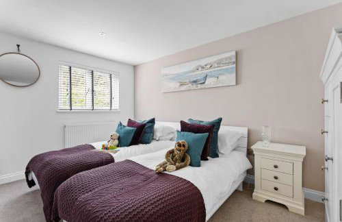 Bumble Cottage, Torcross - Heart of Torcross - Log burner - Ley views - Foto 28