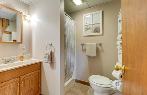 New England Hideaway on Historic 1859 Estate! - Foto 20