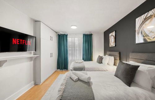 Acton 4BR House I Contractors I Families I Parking - Foto 3