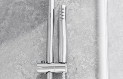 Modern Two Bed Apartment - Balcony & Parking - Netflix 8MC - Foto 29