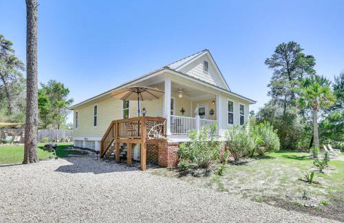 Lovely Carrabelle Home with Lake Views and Pool Access - Foto 23