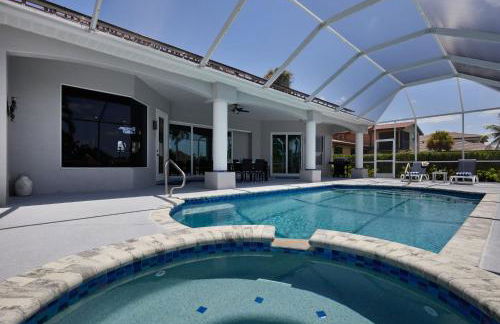 Cape Serenity- Premier Waterfront Villa with Kayaks and Bikes - Photo 33