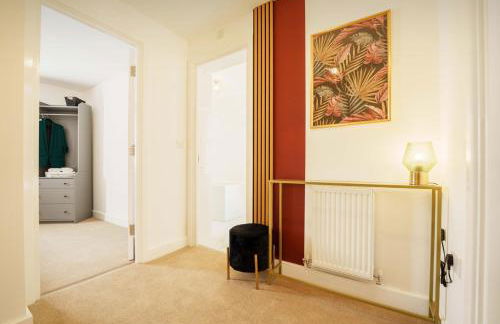 Large 4BR House Leeds, Contractor Friendly - Photo 27