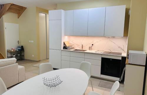 Family's house - Villa proche de la vallée village et Disneyland paris ,2 parkings, air condition - Foto 7