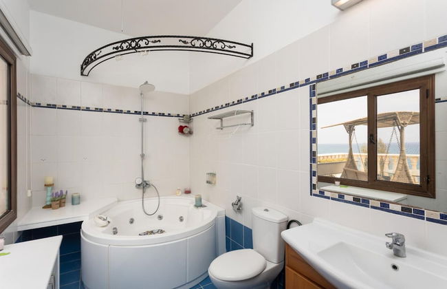 Villa Beach Heaven in Pomos - Foto 30