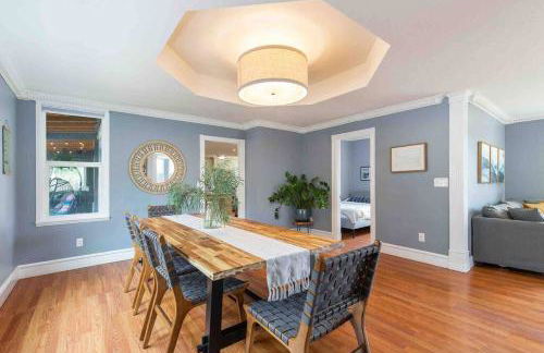 Spacious Retreat with guest house, game room, parking in N Tacoma - Foto 15