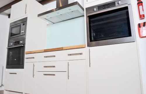 Treleddyn Farmhouse - Photo 37