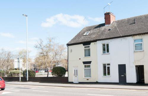 The Wellington - Stylish 3-Bedroom House, Sleeps 8, Ideal for Professionals - Photo 44