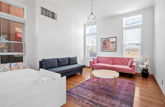 Massive Downtown Area Home... sleeps 14 - Photo 16