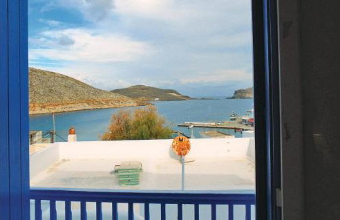 3 Bedroom Awesome Apartment In Panormos - Photo 16