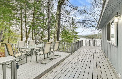 Lake-View Cabin with Furnished Deck in Hadley! - Foto 2