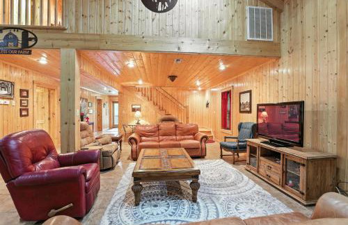 Secluded Mountain Retreat with Stunning Views home - Photo 2