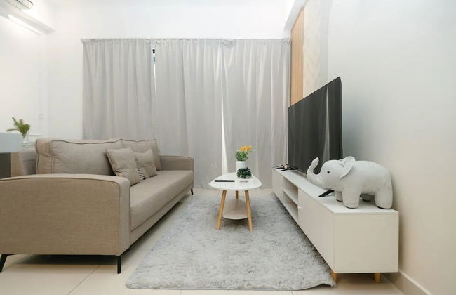 Cozy Skyline Retreat Trion KL - Level 63 - Foto 13