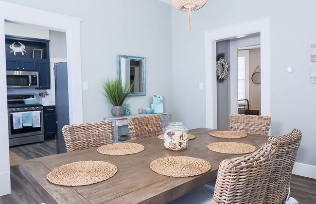 Vibrant Bungalow 2 Minutes to the Beach - Foto 58