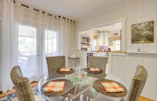 Unwind Fireside and Walk to Dtwn! Tyron Retreat - Foto 6