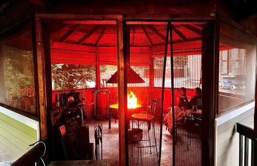 Newly Remodeled spacious units, minutes from mountains, inlet, downtown and airport - Photo 31