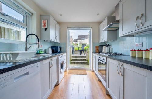 Chic 2-bedroom townhouse in vibrant Abergavenny - Foto 6