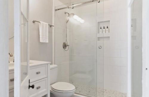 Spacious and Quiet One Block off King Street - Foto 11