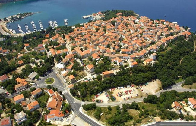 Apartment in Omisalj With Rooftop Terrace - Foto 27