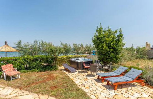 3 Bedroom Cozy Apartment In Ugrinic - Foto 10