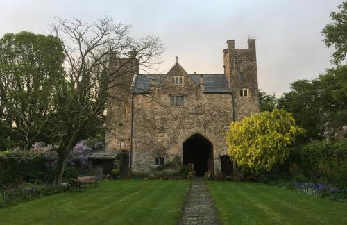 Welsh Gatehouse, Historic Castle which can cater for Electric Vehicle - Foto 25