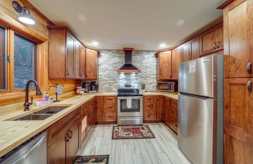 Senic Views, Game Room! Family Cabin in Deep Gap - Foto 12