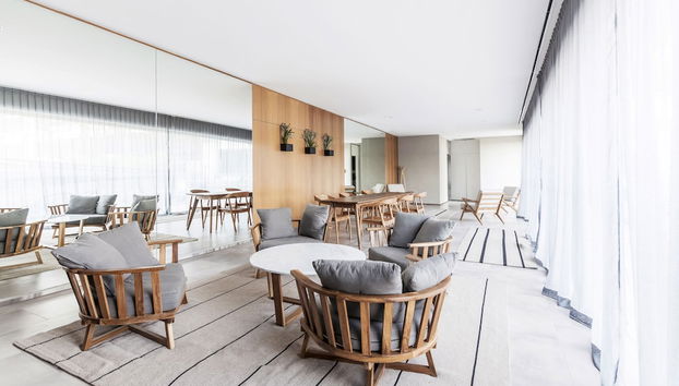 Coin salon dans le hall