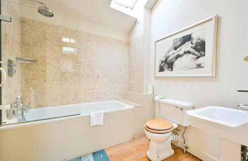 Argyl - Traditional Mews Home in Westminster with Parking - Foto 11