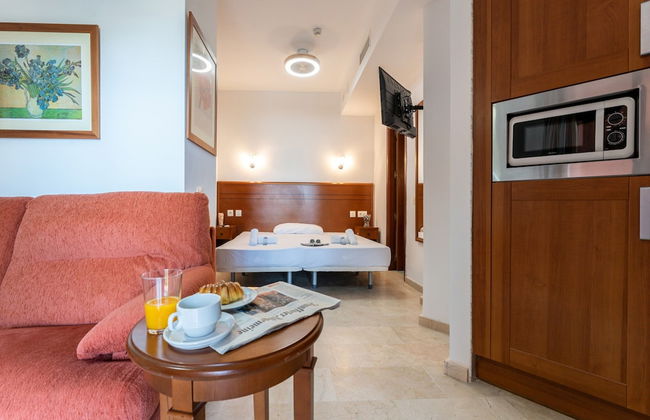 Beachfront Apartment -don Juan Manilva - Photo 10