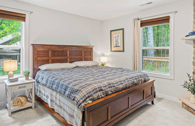 Happy Trails Chalet by Avantstay Sauna + Deck, Private Community Beach Access - Foto 8