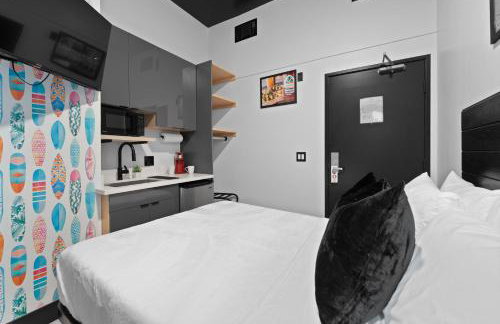 The Neon Elm Hotel - Foto 15