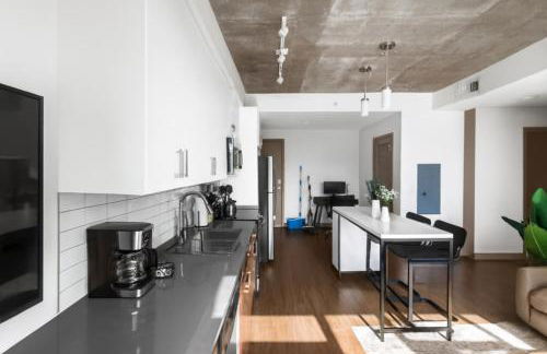 Prime 2BR Stay Five Points and Nightlife 7th - Photo 21